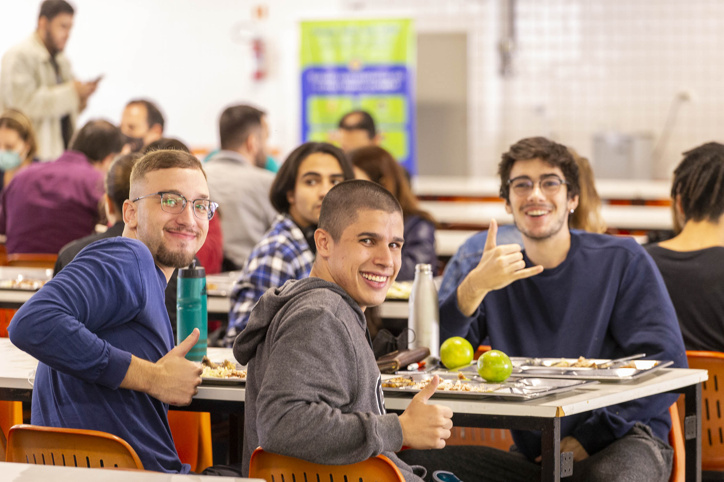 Comida a R$ 1': Estudantes da Unir fazem inauguração 'independente' do  restaurante universitário que esperam há mais de 10 anos, Rondônia